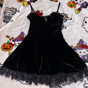 ***SOLD on Depop🕷️🖤